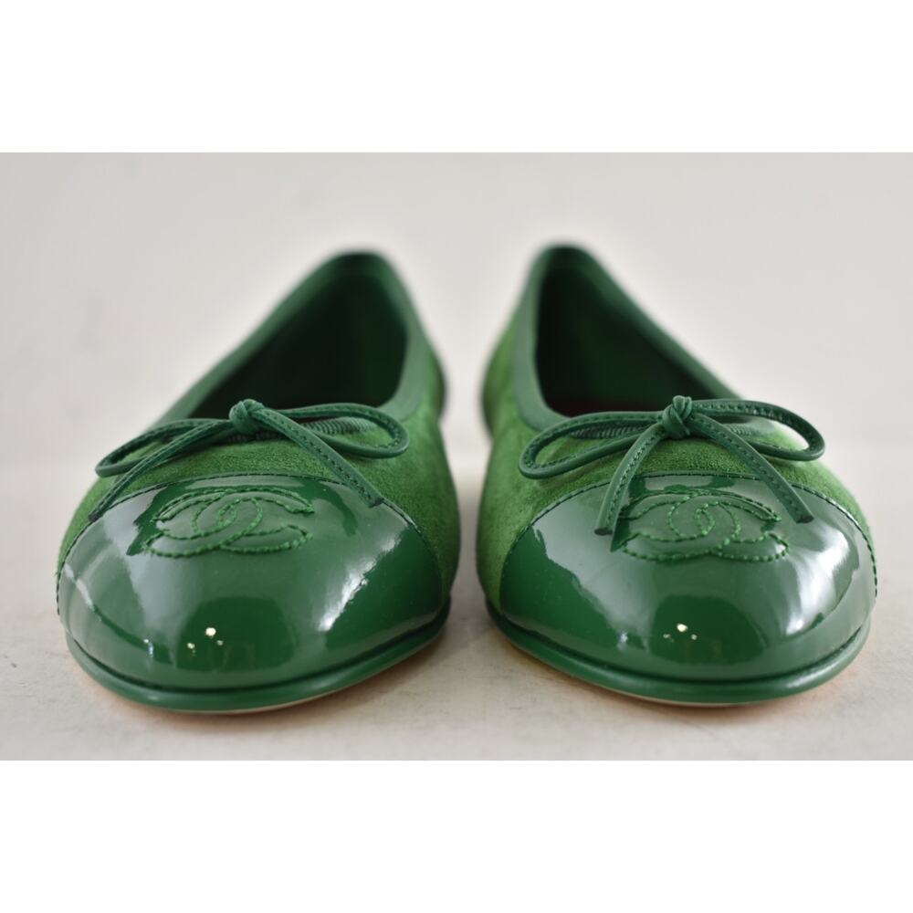 Chanel 26A Green Suede Patent Leather CC Logo Bow Tie Ballet Ballerina Flat 41 - Picture 12 of 16